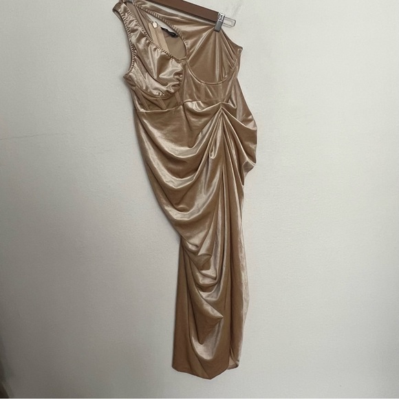 NWT PrettyLittleThing Maternity Nude Velvet Asymmetric Bodycon Midi Dress 10 - Picture 4 of 9